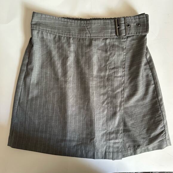 💥PROMESA Pinstripe A-Line Mini Skirt Boutique Women’s Small Gray NWT $48 Y2K - Picture 1 of 6